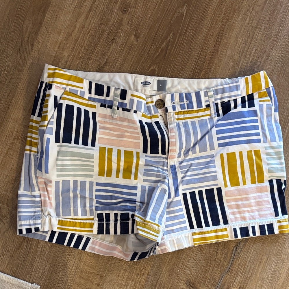 Old Navy Multicolor Geometric Women's Shorts